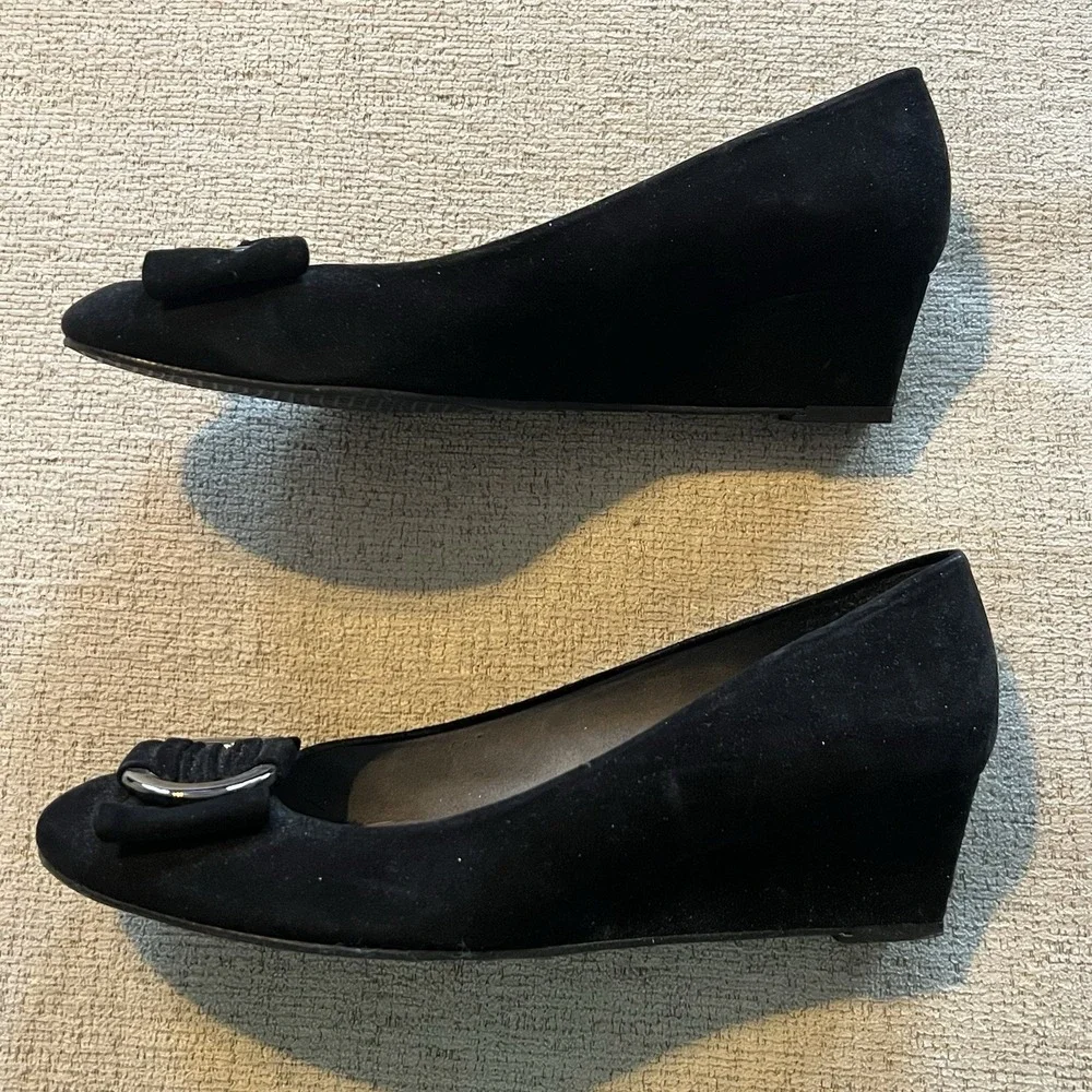 Stuart Weitzman Be Fabulous Black Suede Wedge Heels Women's Sz 9 M w/ Box - Picture 3 of 7